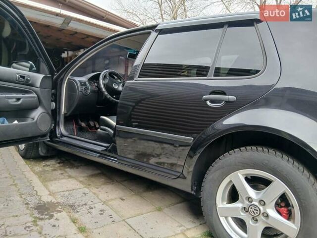 Черный Фольксваген Гольф, объемом двигателя 1.6 л и пробегом 286 тыс. км за 4800 $, фото 4 на Automoto.ua