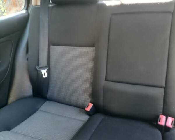 Чорний Фольксваген Гольф, об'ємом двигуна 1.6 л та пробігом 215 тис. км за 4700 $, фото 6 на Automoto.ua