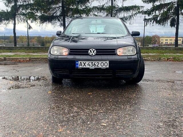 Черный Фольксваген Гольф, объемом двигателя 1.6 л и пробегом 240 тыс. км за 4500 $, фото 5 на Automoto.ua