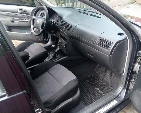 Черный Фольксваген Гольф, объемом двигателя 1.6 л и пробегом 291 тыс. км за 4299 $, фото 27 на Automoto.ua