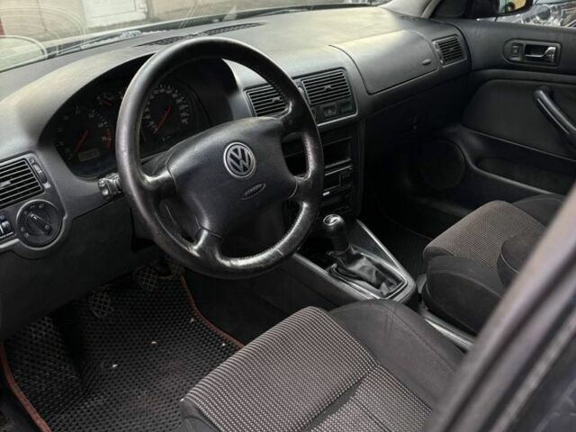 Черный Фольксваген Гольф, объемом двигателя 1.6 л и пробегом 240 тыс. км за 4100 $, фото 4 на Automoto.ua