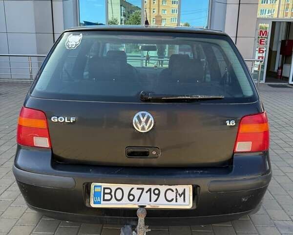 Черный Фольксваген Гольф, объемом двигателя 1.6 л и пробегом 276 тыс. км за 4000 $, фото 1 на Automoto.ua