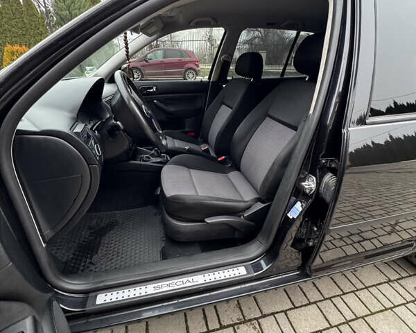 Черный Фольксваген Гольф, объемом двигателя 1.39 л и пробегом 197 тыс. км за 3997 $, фото 26 на Automoto.ua