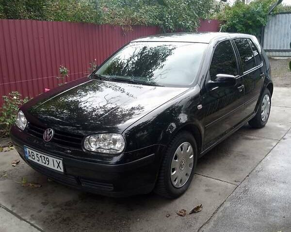 Черный Фольксваген Гольф, объемом двигателя 1.6 л и пробегом 291 тыс. км за 4299 $, фото 2 на Automoto.ua