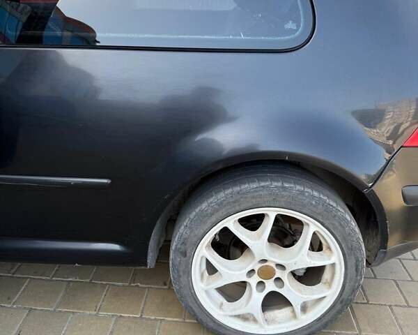 Черный Фольксваген Гольф, объемом двигателя 1.6 л и пробегом 276 тыс. км за 4000 $, фото 7 на Automoto.ua