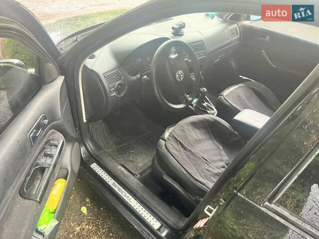 Черный Фольксваген Гольф, объемом двигателя 1.39 л и пробегом 275 тыс. км за 3800 $, фото 5 на Automoto.ua