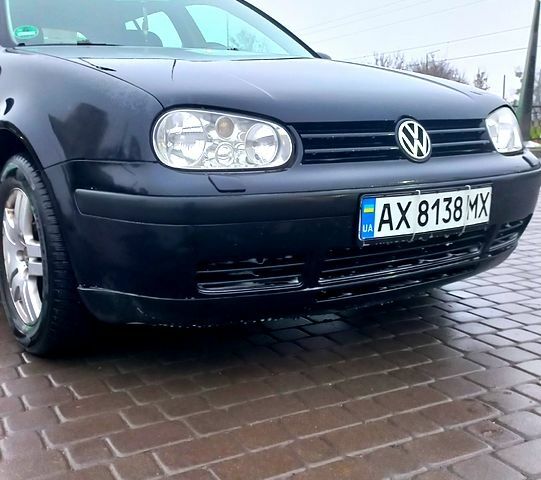 Черный Фольксваген Гольф, объемом двигателя 1.6 л и пробегом 255 тыс. км за 4700 $, фото 4 на Automoto.ua