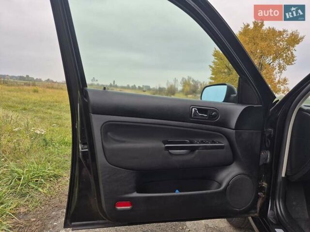 Черный Фольксваген Гольф, объемом двигателя 1.39 л и пробегом 232 тыс. км за 3950 $, фото 23 на Automoto.ua