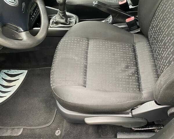 Черный Фольксваген Гольф, объемом двигателя 1.6 л и пробегом 233 тыс. км за 4790 $, фото 19 на Automoto.ua