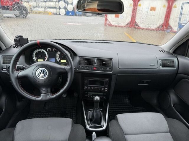 Черный Фольксваген Гольф, объемом двигателя 0 л и пробегом 258 тыс. км за 1600 $, фото 4 на Automoto.ua