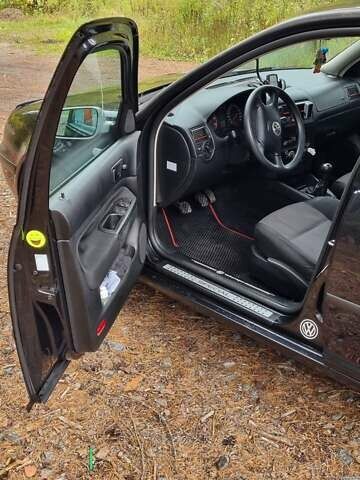 Черный Фольксваген Гольф, объемом двигателя 1.6 л и пробегом 271 тыс. км за 4300 $, фото 11 на Automoto.ua