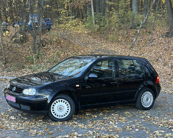 Черный Фольксваген Гольф, объемом двигателя 1.39 л и пробегом 231 тыс. км за 3799 $, фото 78 на Automoto.ua