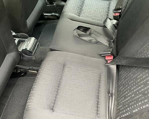 Черный Фольксваген Гольф, объемом двигателя 1.6 л и пробегом 233 тыс. км за 4790 $, фото 21 на Automoto.ua