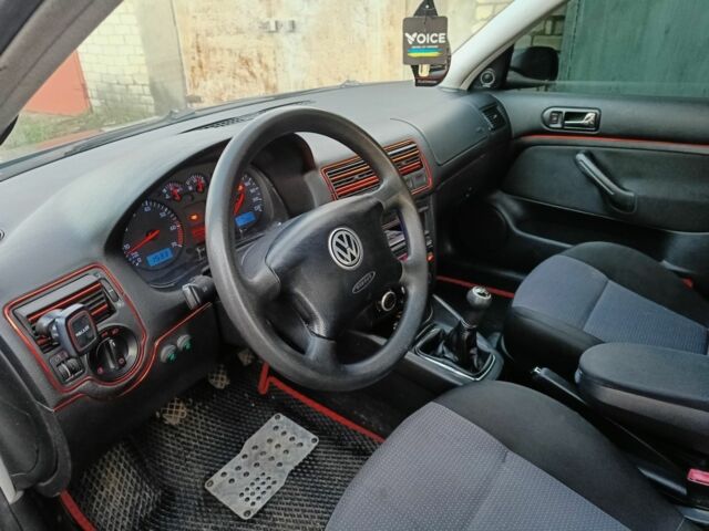 Черный Фольксваген Гольф, объемом двигателя 1.4 л и пробегом 247 тыс. км за 4500 $, фото 5 на Automoto.ua