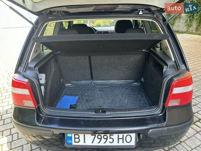 Черный Фольксваген Гольф, объемом двигателя 1.6 л и пробегом 257 тыс. км за 4900 $, фото 5 на Automoto.ua