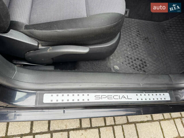 Черный Фольксваген Гольф, объемом двигателя 1.39 л и пробегом 197 тыс. км за 3997 $, фото 50 на Automoto.ua