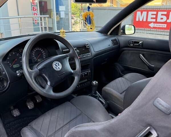 Черный Фольксваген Гольф, объемом двигателя 1.6 л и пробегом 276 тыс. км за 4000 $, фото 4 на Automoto.ua