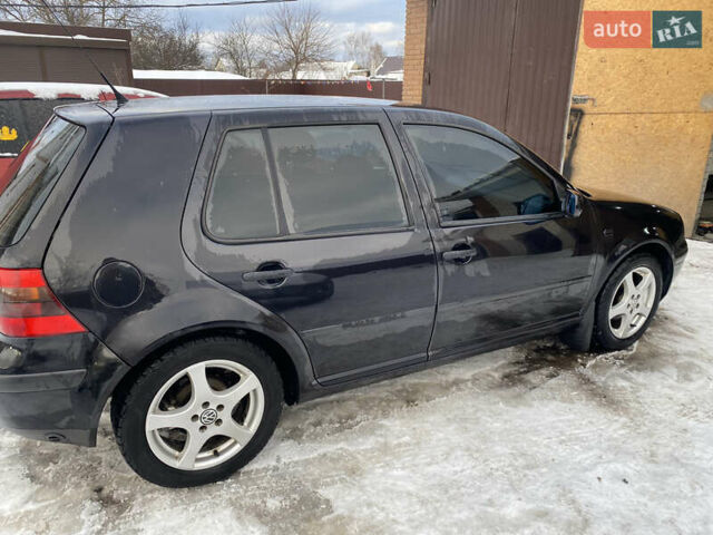 Черный Фольксваген Гольф, объемом двигателя 1.39 л и пробегом 275 тыс. км за 3850 $, фото 4 на Automoto.ua