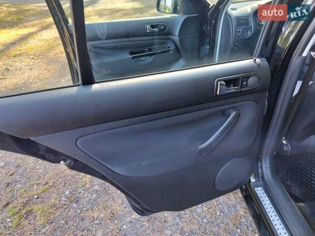 Чорний Фольксваген Гольф, об'ємом двигуна 1.6 л та пробігом 208 тис. км за 4600 $, фото 1 на Automoto.ua