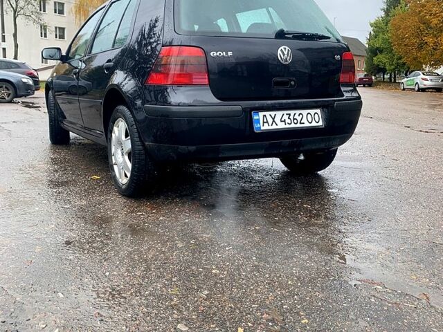 Черный Фольксваген Гольф, объемом двигателя 1.6 л и пробегом 240 тыс. км за 4500 $, фото 1 на Automoto.ua