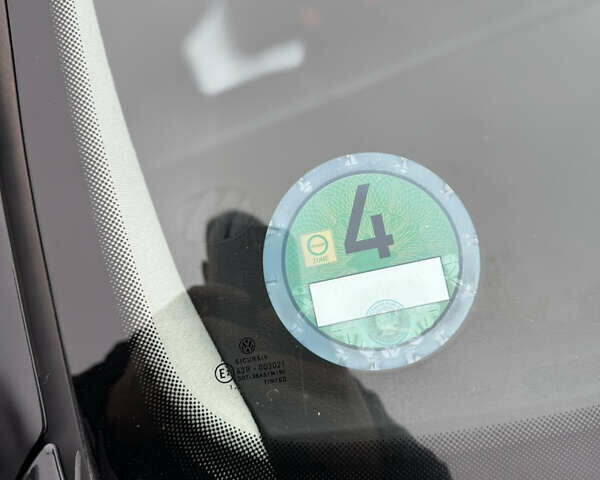 Черный Фольксваген Гольф, объемом двигателя 1.39 л и пробегом 267 тыс. км за 4150 $, фото 49 на Automoto.ua