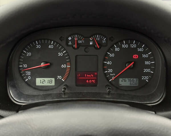 Черный Фольксваген Гольф, объемом двигателя 1.39 л и пробегом 267 тыс. км за 4150 $, фото 47 на Automoto.ua