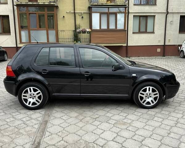 Черный Фольксваген Гольф, объемом двигателя 1.6 л и пробегом 253 тыс. км за 3999 $, фото 3 на Automoto.ua