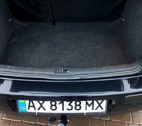 Черный Фольксваген Гольф, объемом двигателя 1.6 л и пробегом 255 тыс. км за 4700 $, фото 6 на Automoto.ua