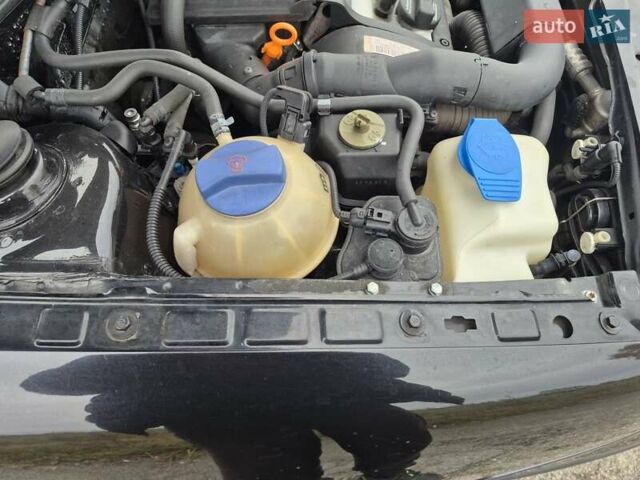 Черный Фольксваген Гольф, объемом двигателя 1.39 л и пробегом 232 тыс. км за 3950 $, фото 7 на Automoto.ua