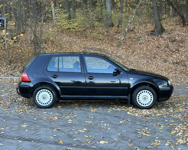 Черный Фольксваген Гольф, объемом двигателя 1.39 л и пробегом 231 тыс. км за 3799 $, фото 13 на Automoto.ua