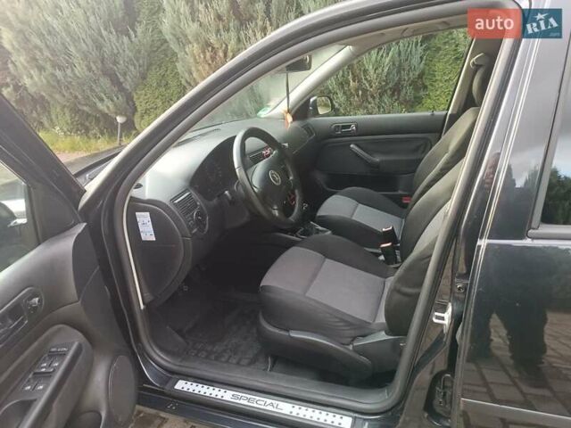 Черный Фольксваген Гольф, объемом двигателя 1.6 л и пробегом 227 тыс. км за 4550 $, фото 8 на Automoto.ua