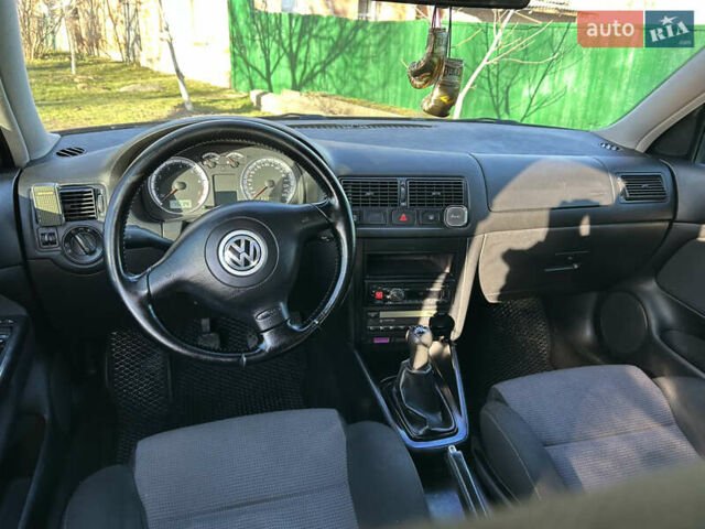 Черный Фольксваген Гольф, объемом двигателя 1.6 л и пробегом 230 тыс. км за 4300 $, фото 14 на Automoto.ua
