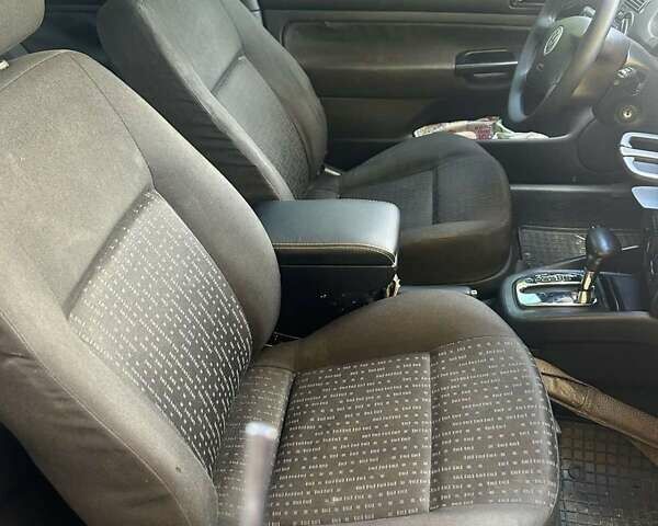 Черный Фольксваген Гольф, объемом двигателя 1.6 л и пробегом 257 тыс. км за 4900 $, фото 6 на Automoto.ua