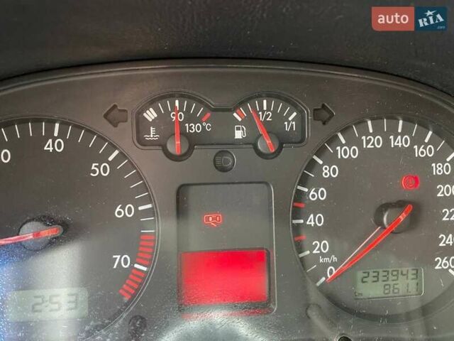 Черный Фольксваген Гольф, объемом двигателя 1.6 л и пробегом 233 тыс. км за 4790 $, фото 15 на Automoto.ua