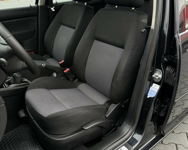 Черный Фольксваген Гольф, объемом двигателя 1.39 л и пробегом 267 тыс. км за 4150 $, фото 34 на Automoto.ua