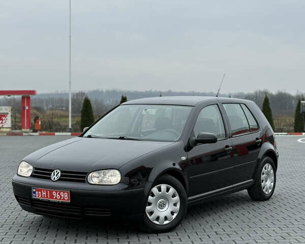Черный Фольксваген Гольф, объемом двигателя 1.39 л и пробегом 267 тыс. км за 4150 $, фото 1 на Automoto.ua