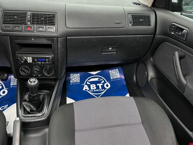 Черный Фольксваген Гольф, объемом двигателя 1.4 л и пробегом 238 тыс. км за 4300 $, фото 6 на Automoto.ua