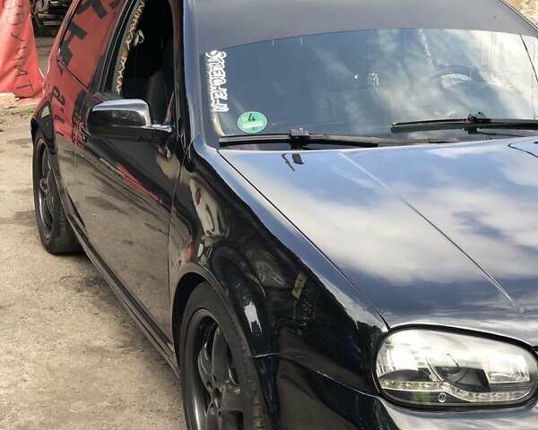 Черный Фольксваген Гольф, объемом двигателя 1.4 л и пробегом 200 тыс. км за 4759 $, фото 1 на Automoto.ua