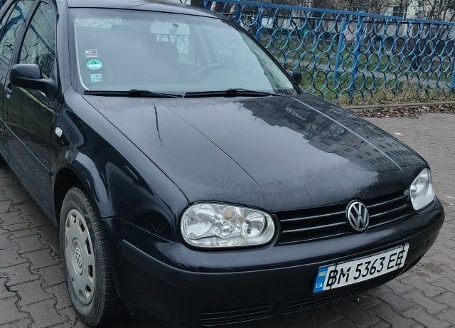 Черный Фольксваген Гольф, объемом двигателя 1.4 л и пробегом 136 тыс. км за 3600 $, фото 4 на Automoto.ua