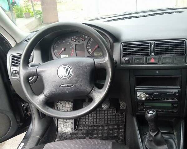 Черный Фольксваген Гольф, объемом двигателя 1.6 л и пробегом 291 тыс. км за 4299 $, фото 33 на Automoto.ua