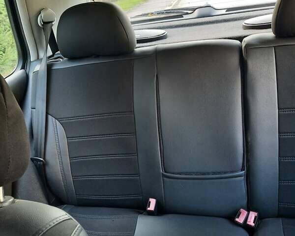 Черный Фольксваген Гольф, объемом двигателя 1.39 л и пробегом 185 тыс. км за 4000 $, фото 7 на Automoto.ua