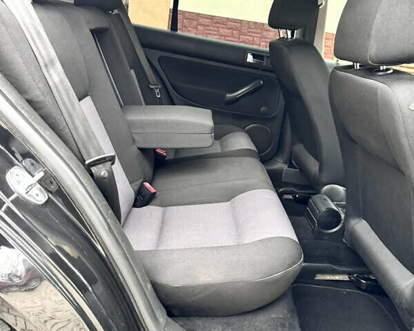 Черный Фольксваген Гольф, объемом двигателя 1.39 л и пробегом 197 тыс. км за 3997 $, фото 40 на Automoto.ua