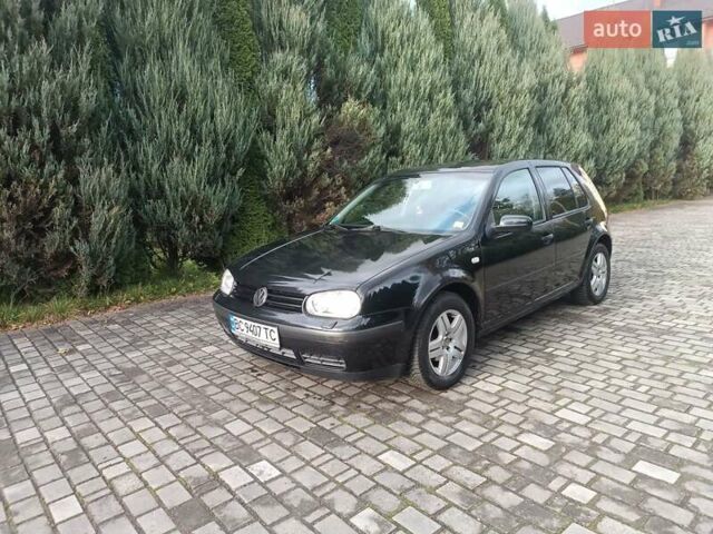Черный Фольксваген Гольф, объемом двигателя 1.6 л и пробегом 227 тыс. км за 4550 $, фото 1 на Automoto.ua