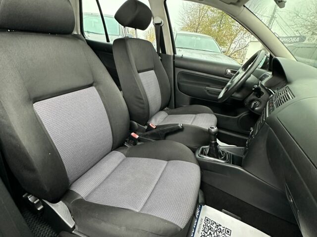 Черный Фольксваген Гольф, объемом двигателя 1.4 л и пробегом 238 тыс. км за 4300 $, фото 8 на Automoto.ua