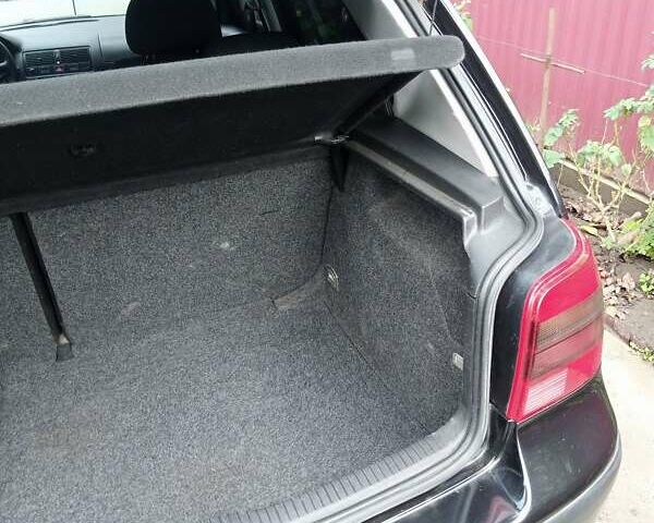 Черный Фольксваген Гольф, объемом двигателя 1.6 л и пробегом 291 тыс. км за 4299 $, фото 21 на Automoto.ua