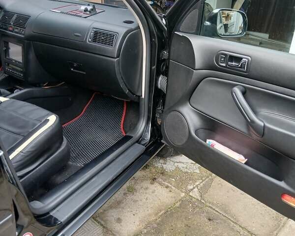 Черный Фольксваген Гольф, объемом двигателя 1.6 л и пробегом 286 тыс. км за 4800 $, фото 7 на Automoto.ua