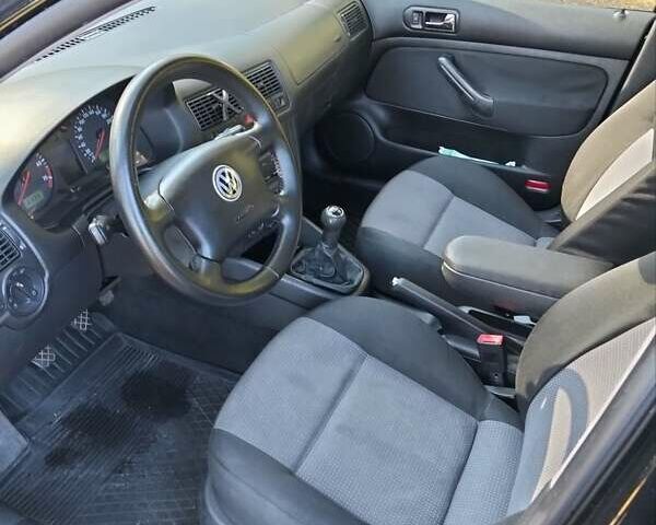 Чорний Фольксваген Гольф, об'ємом двигуна 1.6 л та пробігом 208 тис. км за 4600 $, фото 2 на Automoto.ua