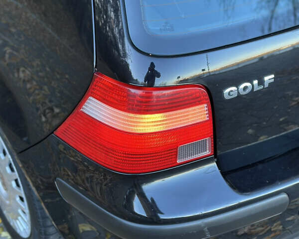 Черный Фольксваген Гольф, объемом двигателя 1.39 л и пробегом 231 тыс. км за 3799 $, фото 31 на Automoto.ua