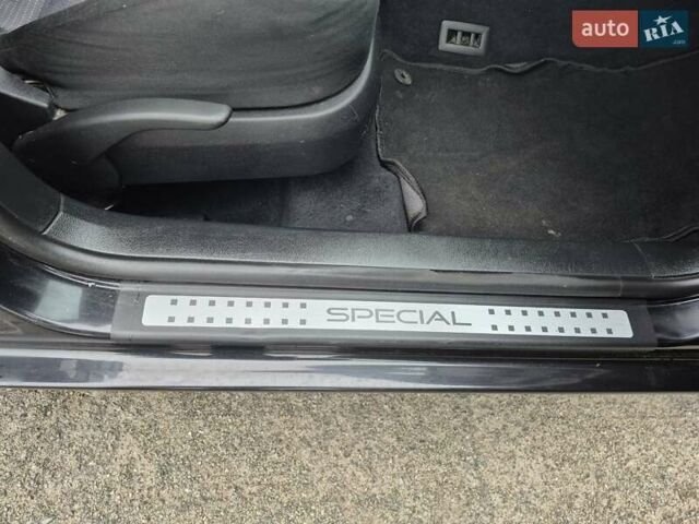 Черный Фольксваген Гольф, объемом двигателя 1.39 л и пробегом 232 тыс. км за 3950 $, фото 14 на Automoto.ua