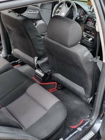 Черный Фольксваген Гольф, объемом двигателя 1.6 л и пробегом 271 тыс. км за 4300 $, фото 10 на Automoto.ua